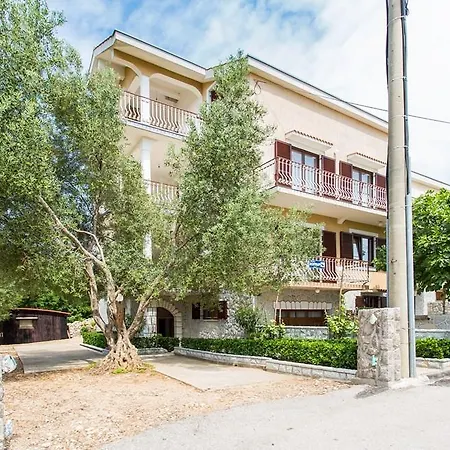 Apartment In Silo/insel Krk 13564